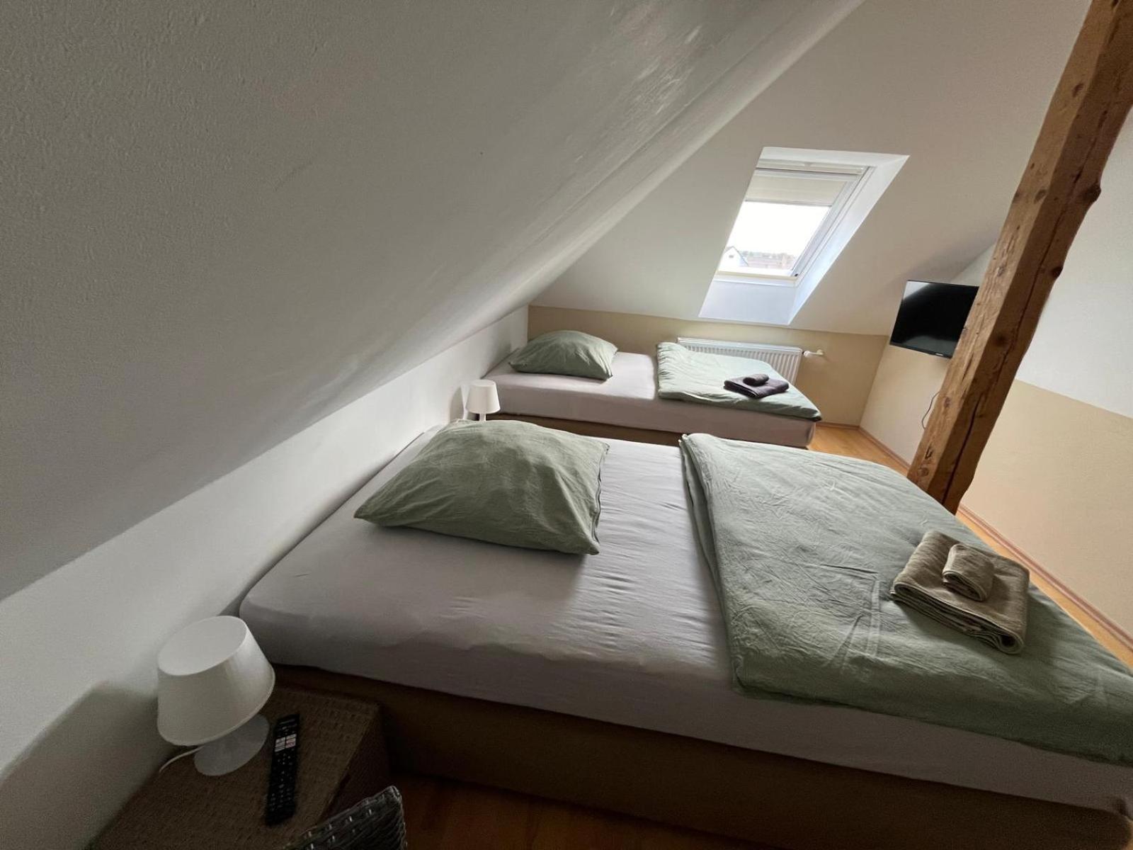 Doppelzimmer-Bad-Kuehlschrank-Tv-19 Meine ภายนอก รูปภาพ